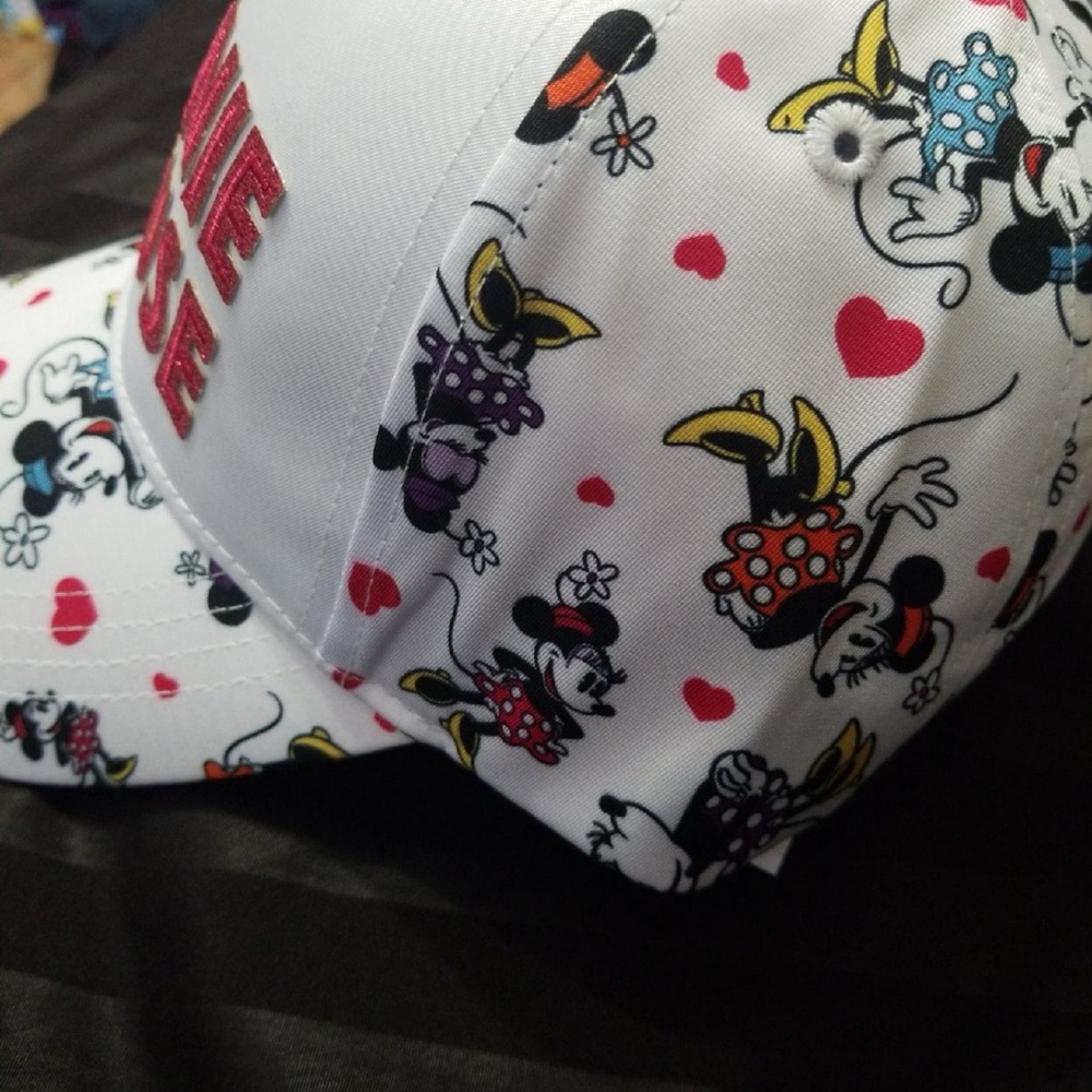 Minnie Mouse hat - Picture 3 of 7